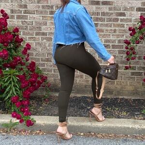 Naked Wardrobe Olive ‘Snatched’ Leggings